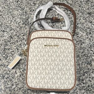 Michael Kors Vanilla Jet Set Travel Crossbody
